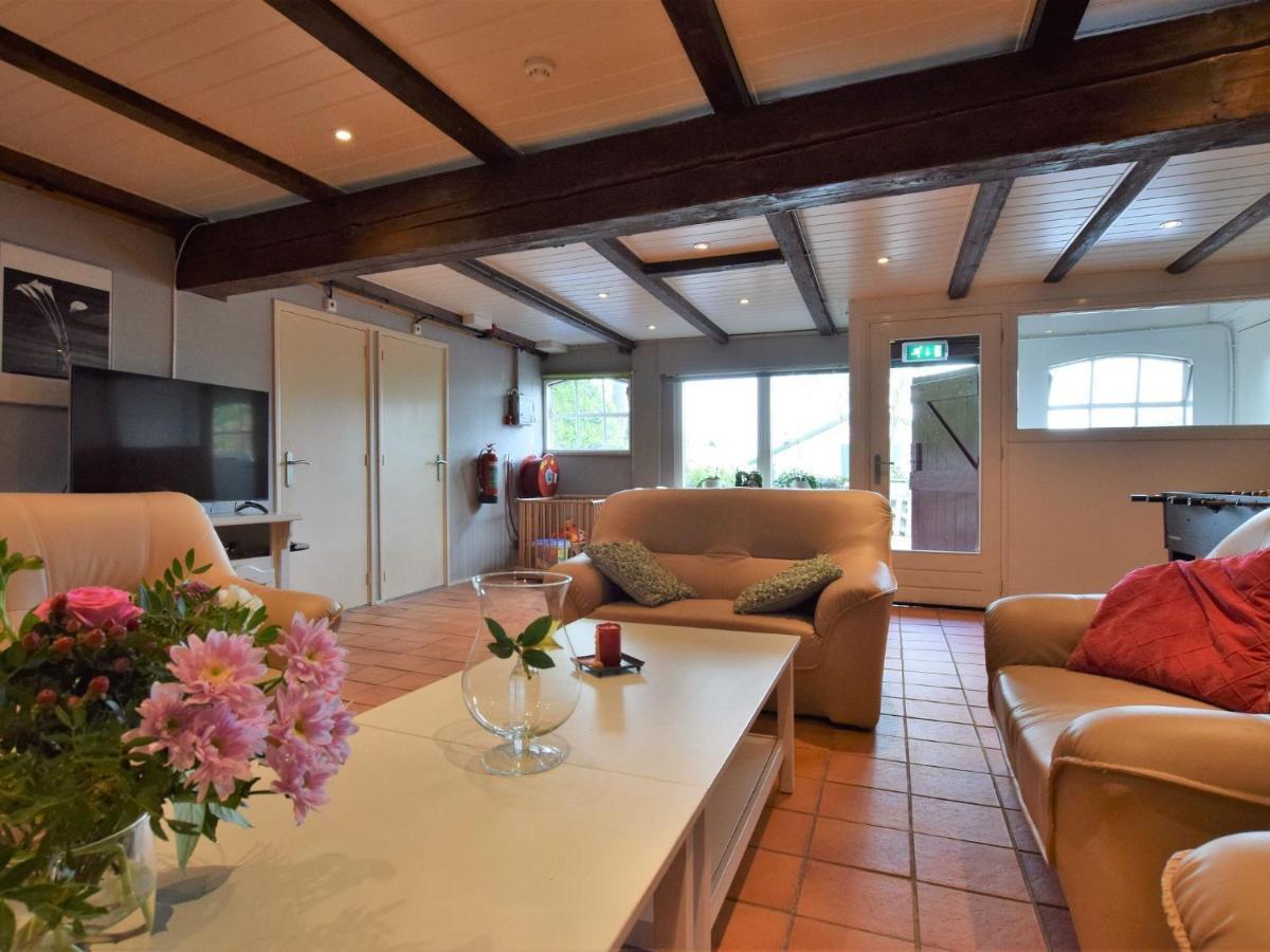 Quaint Farmhouse Near River In Oosterwijk Leerdam Eksteriør bilde